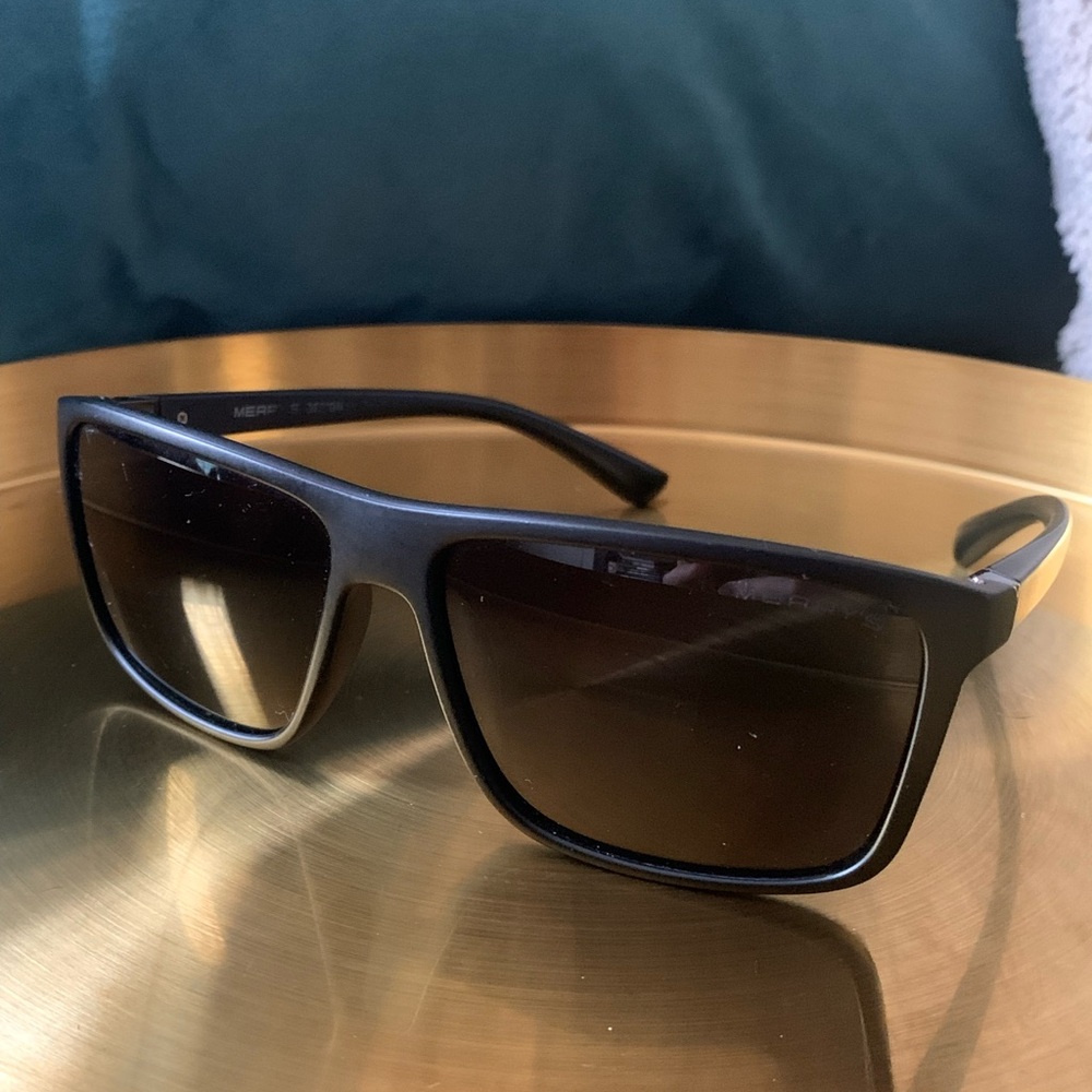 Merry’s Stylish Black Sunglasses